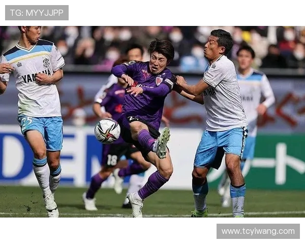 不死鸟与横滨的激烈对决谁能在赛场上展翅高飞