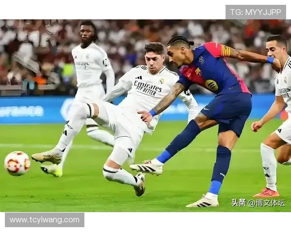 去年皇马与巴萨的巅峰对决回顾及精彩瞬间分析