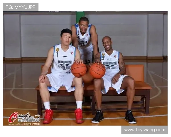 李根的篮球之路:从青涩少年到职业赛场的奋斗历程与荣耀时刻 李根的篮球之路:从青涩少年到职业赛场的奋斗历程与荣耀时刻