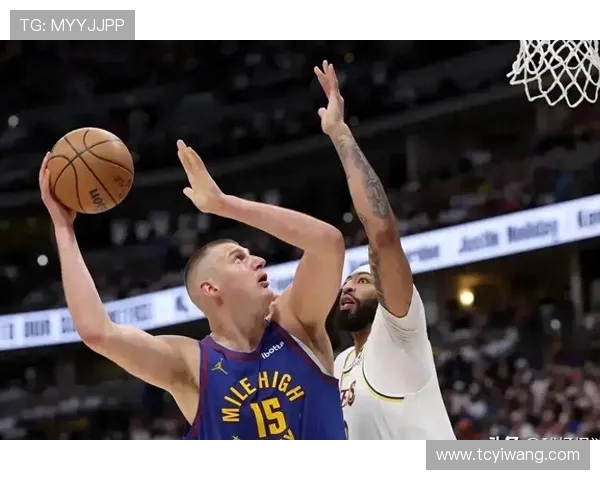 雄鹿与勇士激战正酣精彩现场直播全程回顾与分析