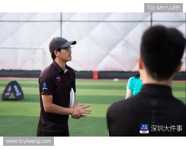 成都飞盘队在滑板精英赛中以76分稳居积分榜首位